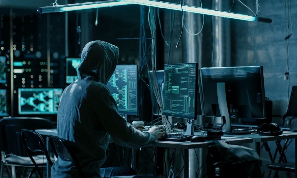Pengertian Hacker : Jenis Serangan & Hacker Terkenal di Dunia